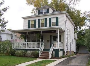 12 Trinity Ln, Woodbridge, NJ 07095