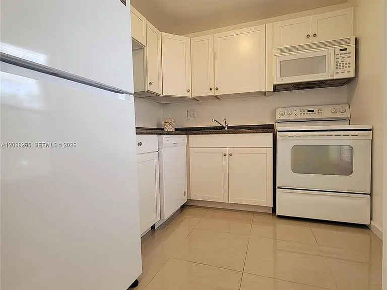 6021 NW 61st Ave #207 — Photo 4