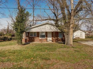 4221 W Maple St, Springfield, MO 65802