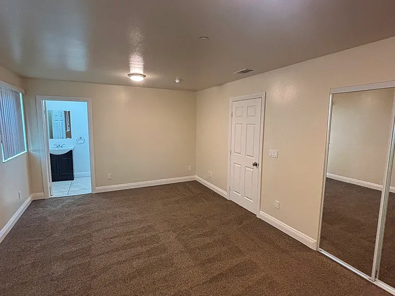 638 W Colden Ave — Photo 15