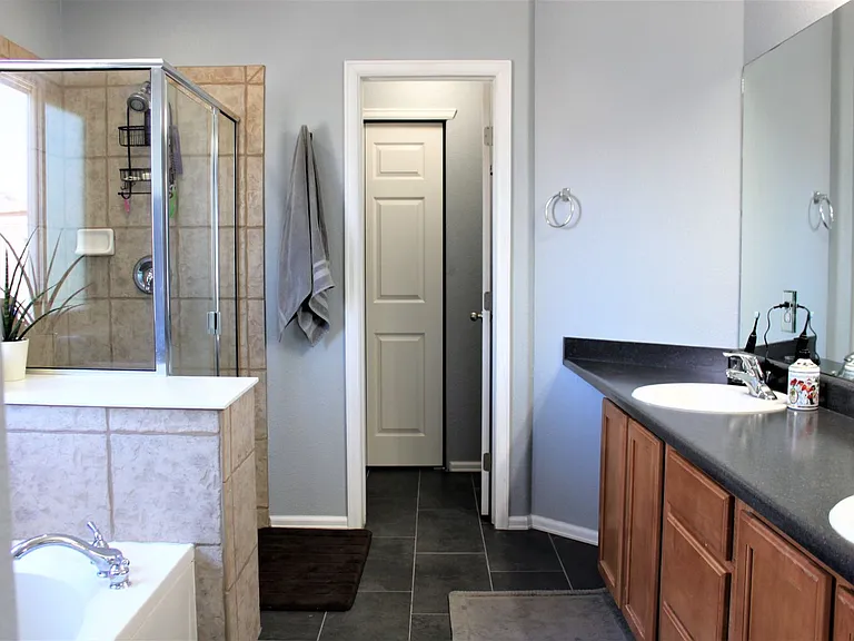 7665 Chancellor Dr — Photo 27