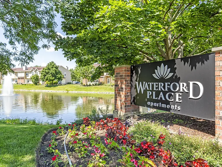 Waterford Place Apartments — Photo 37