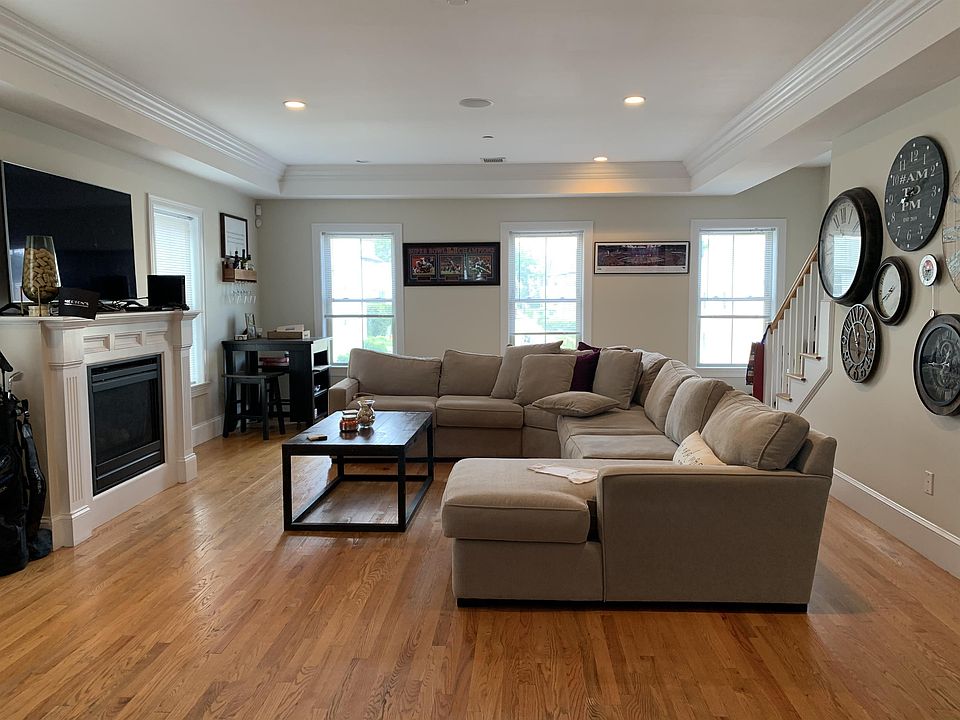 1st image of 341 Gallivan Blvd #7
