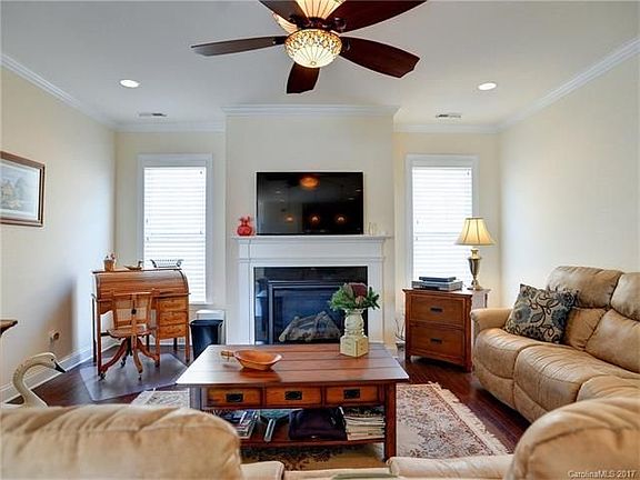 3rd image of 13410 Hazelbrook Ln