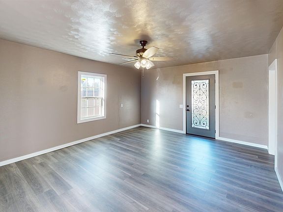5th image of 410 N Main St