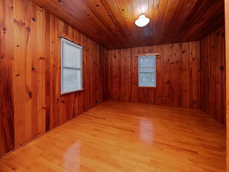 1096 Scruggs Cir — Photo 34