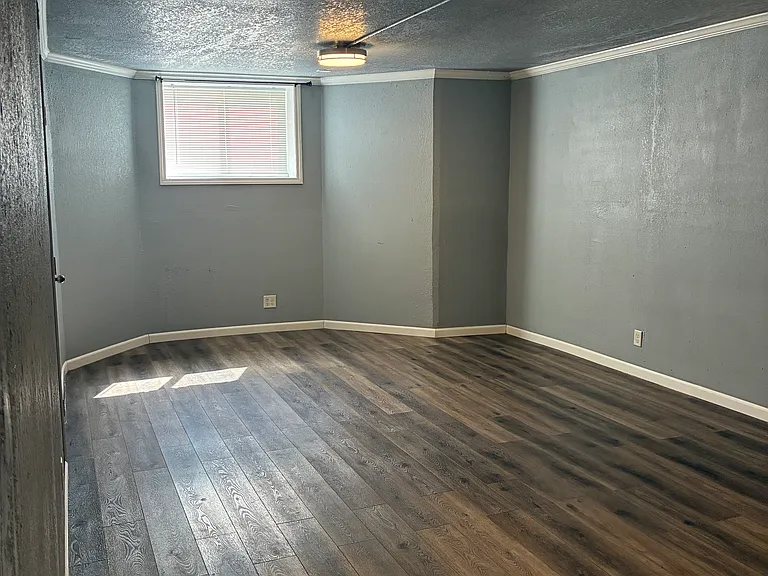 501 W Columbia Ter #3 — Photo 2