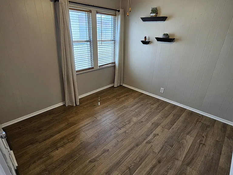 613 N Sumner St — Photo 7