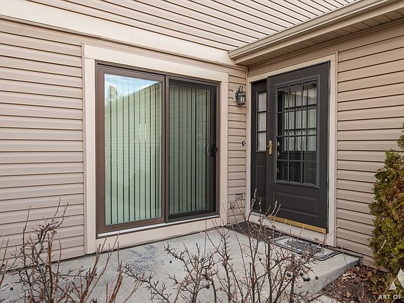3rd image of 552 Stone Gate Cir Unit 552