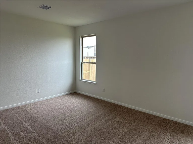 3019 Kastania Ln N — Photo 24