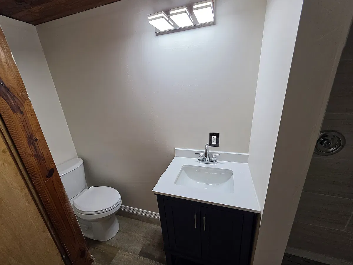 1 bed, 1.5 bath, 450 sqft, $1,200 — Photo 4