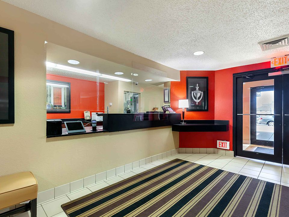 Lobby and Guest Check-in