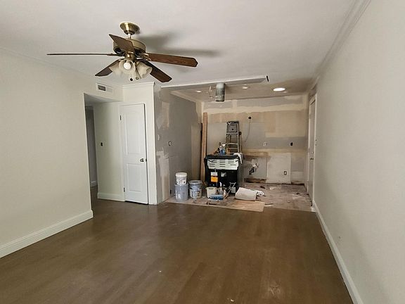 4th image of 6107 Oakgreen Cir