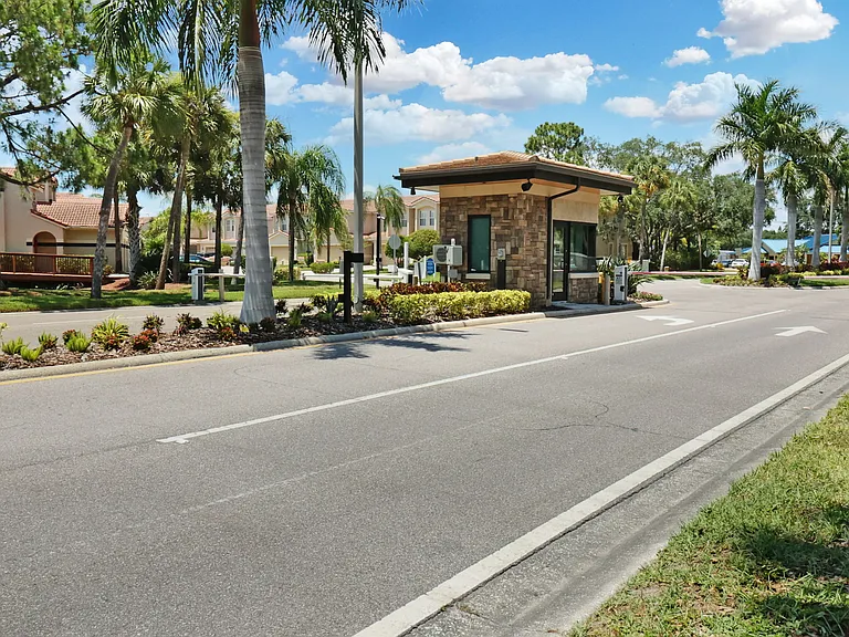 6367 Bayside Key Dr — Photo 33
