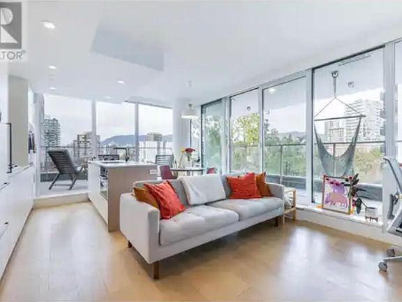 2nd image of 1180 Broughton St #504