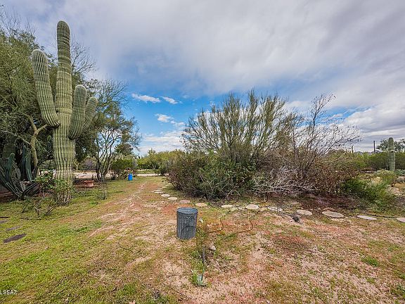 4th image of 10825 N Coyote Ln