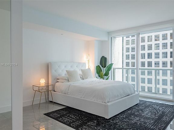 3rd image of 500 Brickell Ave APT 2110