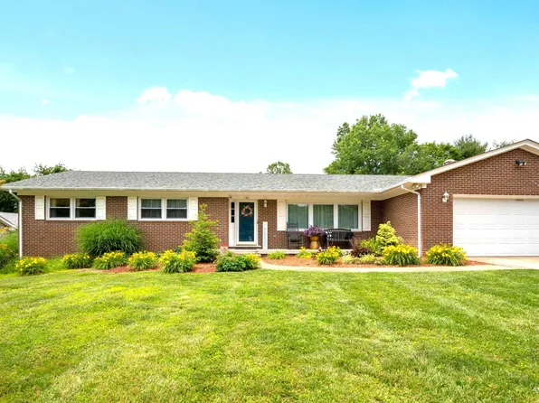 106 Robinhood Ln, Narrows, VA 24124