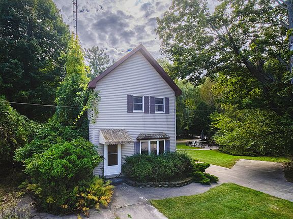 2nd image of 537 2nd St