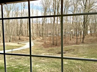 225 Pond Rd, Rhinebeck, NY 12572