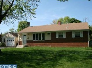 27 Shelburne Dr, Ewing, NJ 08638