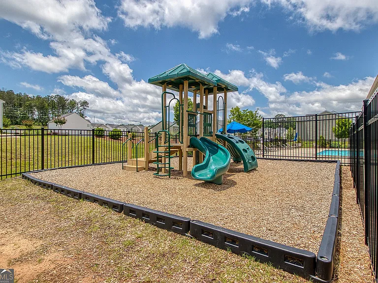 122 Silver Birch Pass — Photo 42