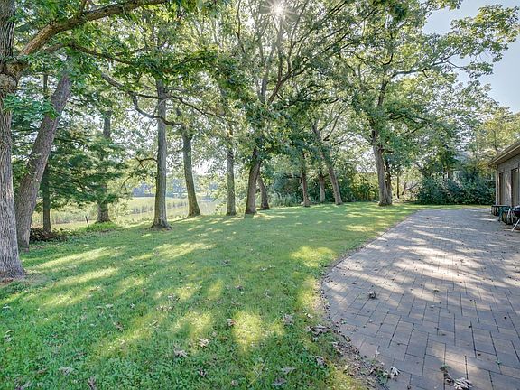 5th image of 2100 Yahara Dr