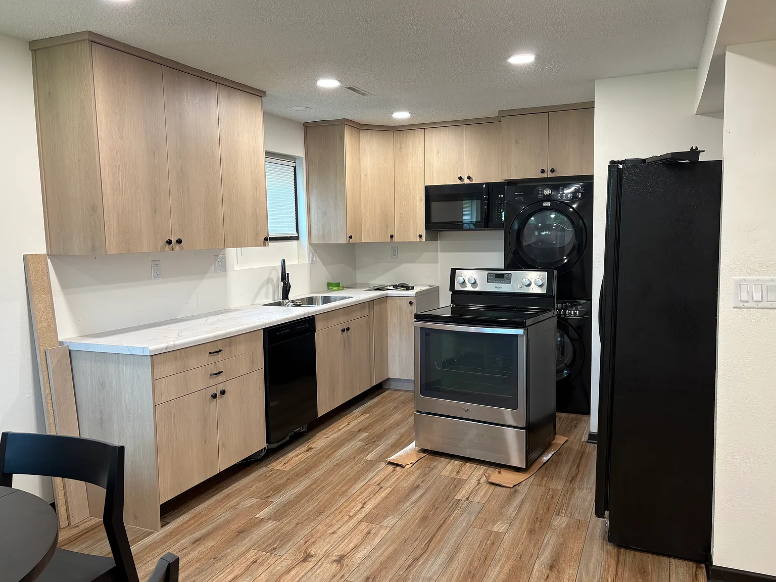 305 Abraham Dr — Photo 3
