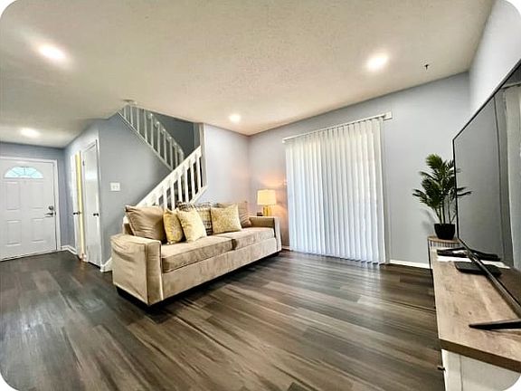 2nd image of 2338 Tolstoy Pl
