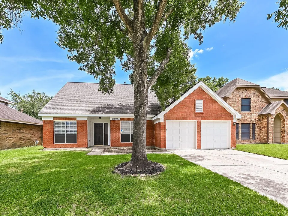 3805 Redbud Dr