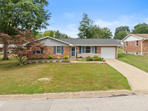 921 Stafford St, Washington, MO 63090
