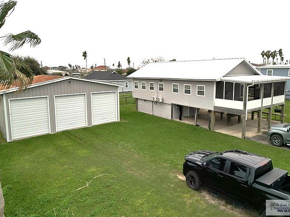 2nd image of 223 Matagorda Dr