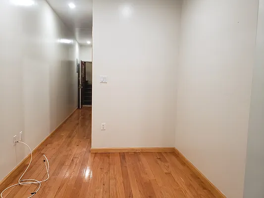 Rented by Metropolitan Property Group | media 12