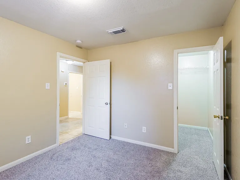 15515 Waverly Dr — Photo 13