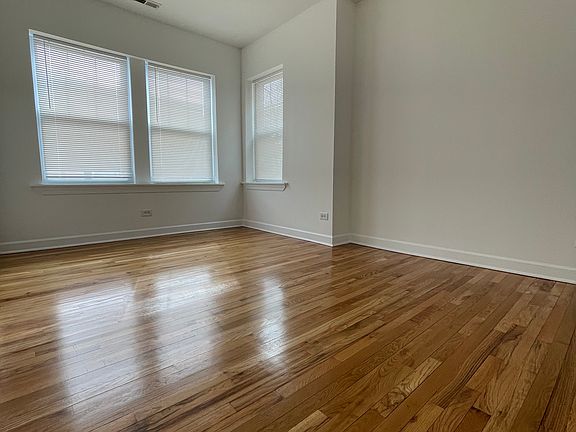 4th image of 2412 W Bryn Mawr Ave APT 1S