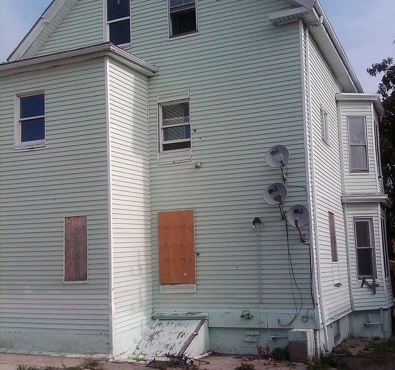 2nd image of 30 Burchstead Pl