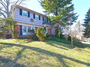 4 Mineola Ave, Roslyn, NY 11576