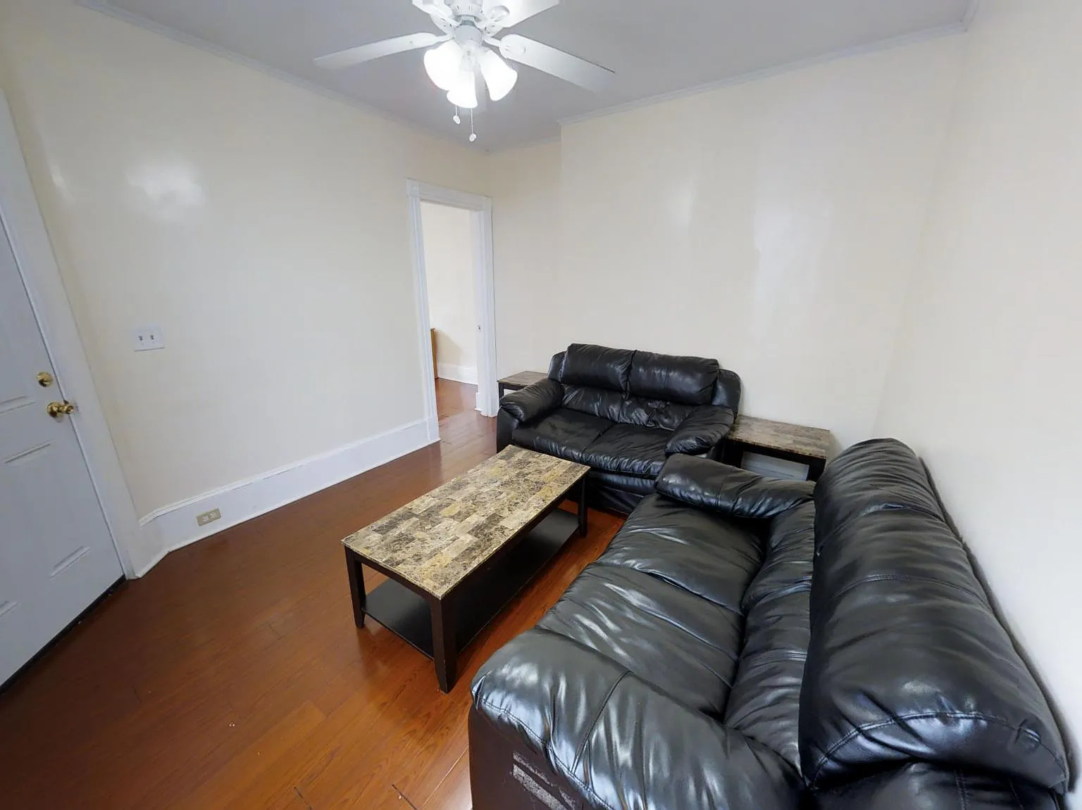 5 bed, 2250 sqft, $3,375 — Photo 2