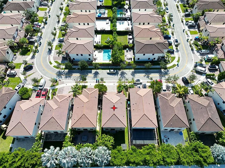 8858 NW 101st Pl — Photo 14