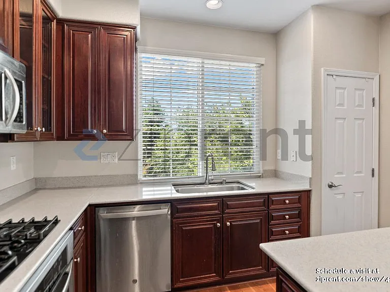 1076 Sapphire Ter — Photo 21