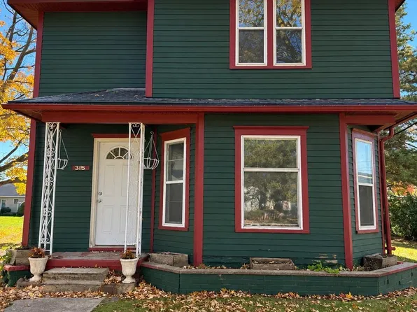315 W Hall St, Shepherd, MI 48883