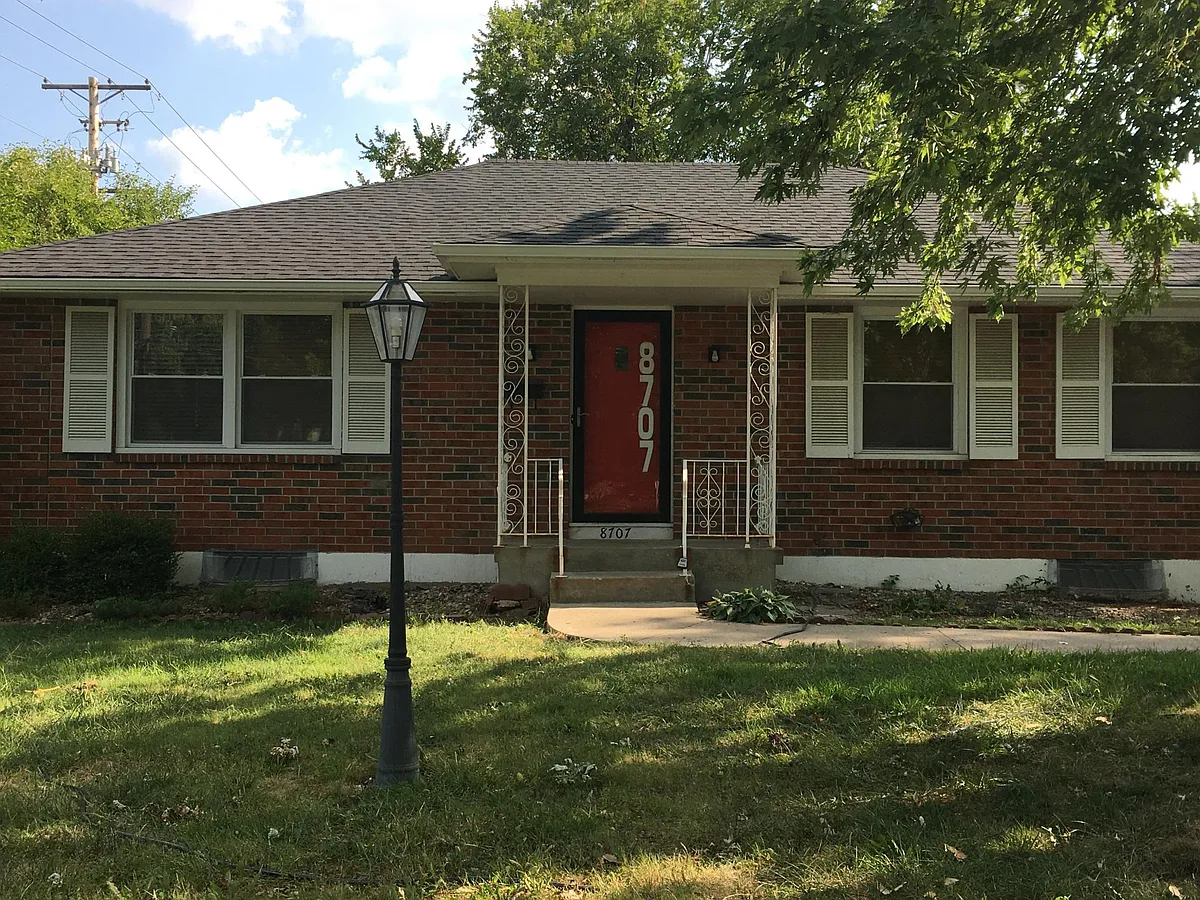Building Photo - 8707 W 70th St