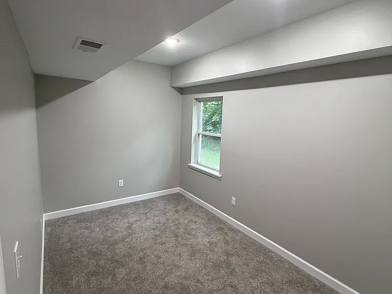 Ridgeway Dr — Photo 14