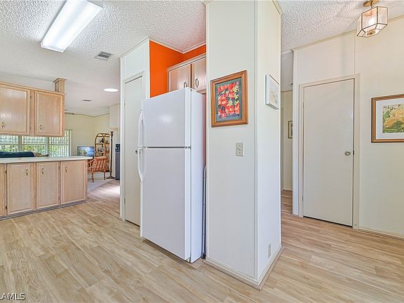 3rd image of 5440 Countrydale Ct