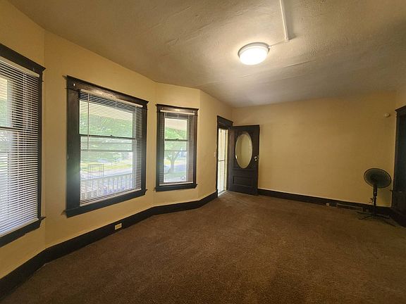 3rd image of 4219 Daisy Ave #Dn