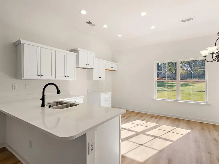 6275 Clover Ct — Photo 5