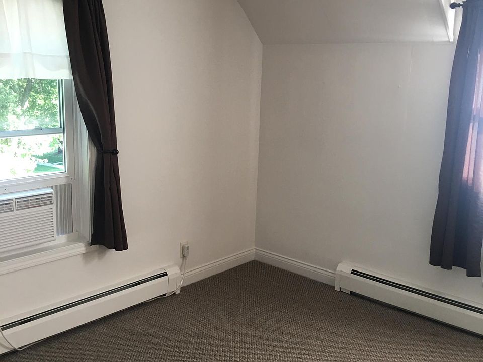 Master Bed Room 14'x15'