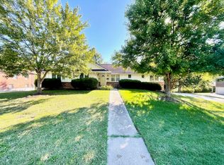 908 S Fairview Rd, Columbia, MO 65203