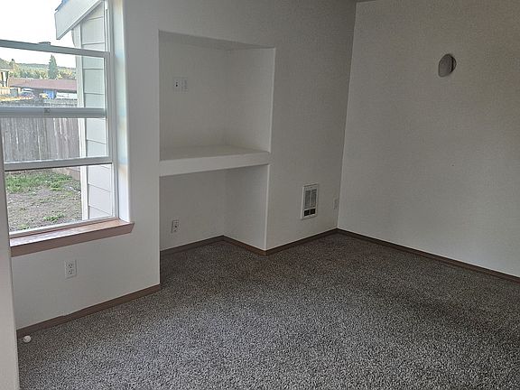 2nd image of 206 E Galena St Unit A