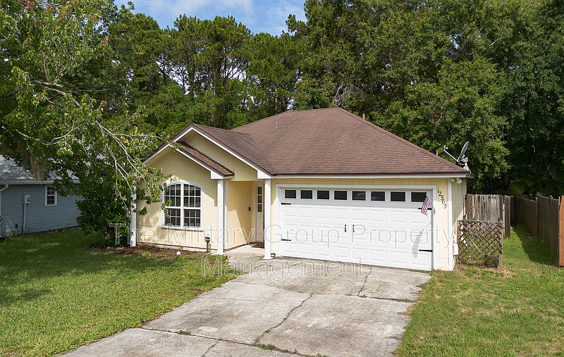 1st image of 12565 Long Lake Ct